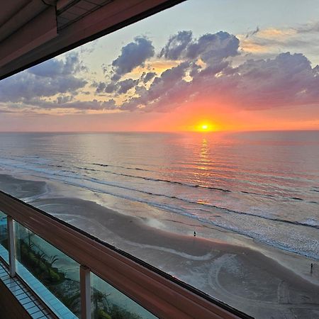 Apartamento Frente Mar Pe Na Areia Πράια Γκράντε Εξωτερικό φωτογραφία