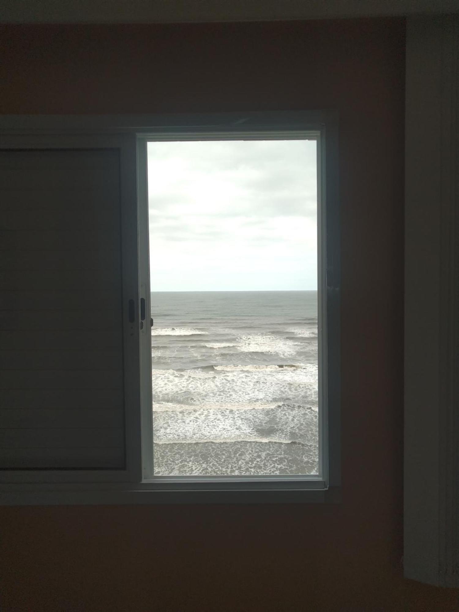 Apartamento Frente Mar Pe Na Areia Πράια Γκράντε Εξωτερικό φωτογραφία