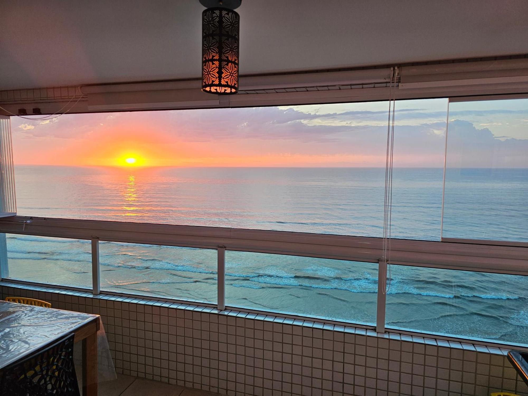 Apartamento Frente Mar Pe Na Areia Πράια Γκράντε Εξωτερικό φωτογραφία