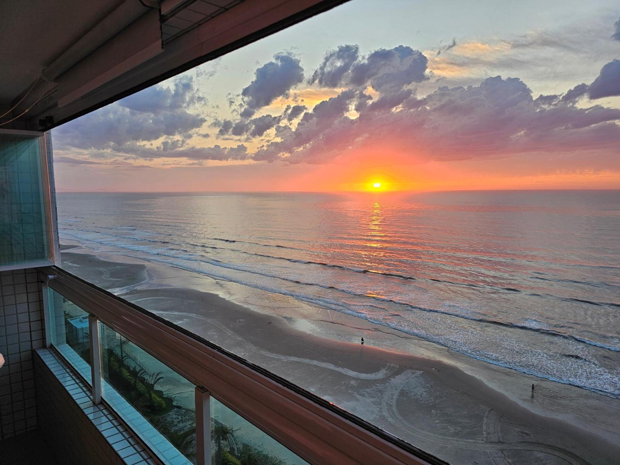 Apartamento Frente Mar Pe Na Areia Πράια Γκράντε Εξωτερικό φωτογραφία